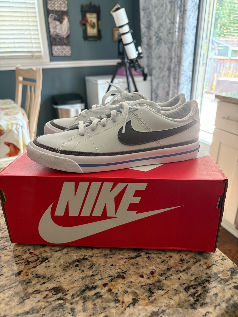 Nike Court Legacy woman’s 7.5 big kids 5.5 NEW!